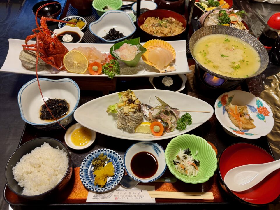 「御料理民宿 三休」お気軽伊勢海老御膳