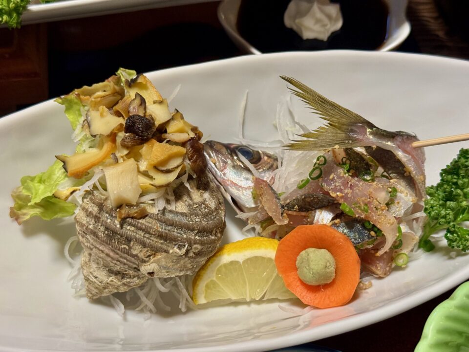 「御料理民宿 三休」お気軽伊勢海老御膳