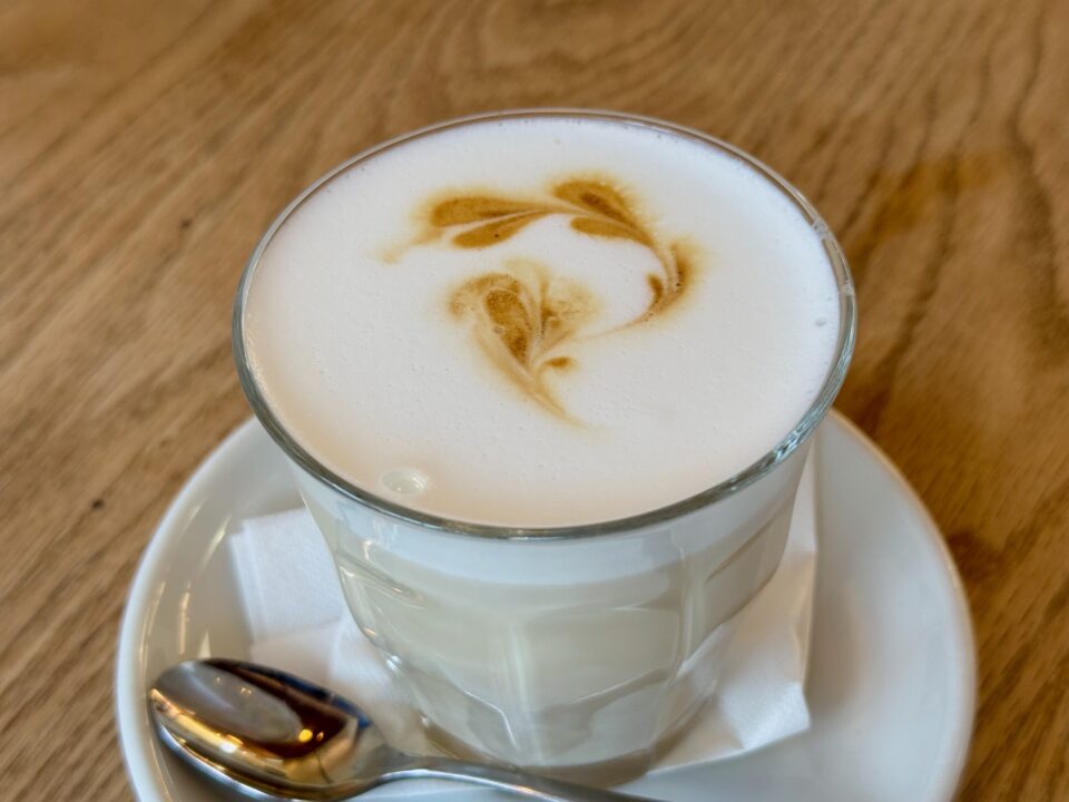 「カフェ リモージュ」ラテ マキアート