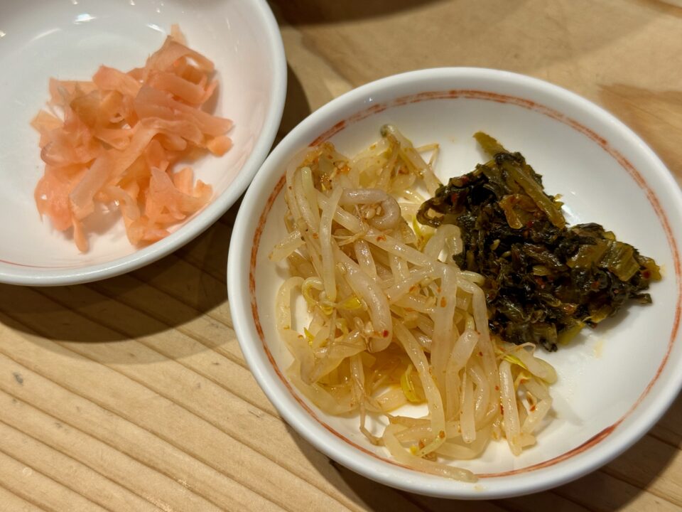 「ラーメン龍の家 下郡バイパス店」辛子高菜・もやしナムル・紅生姜