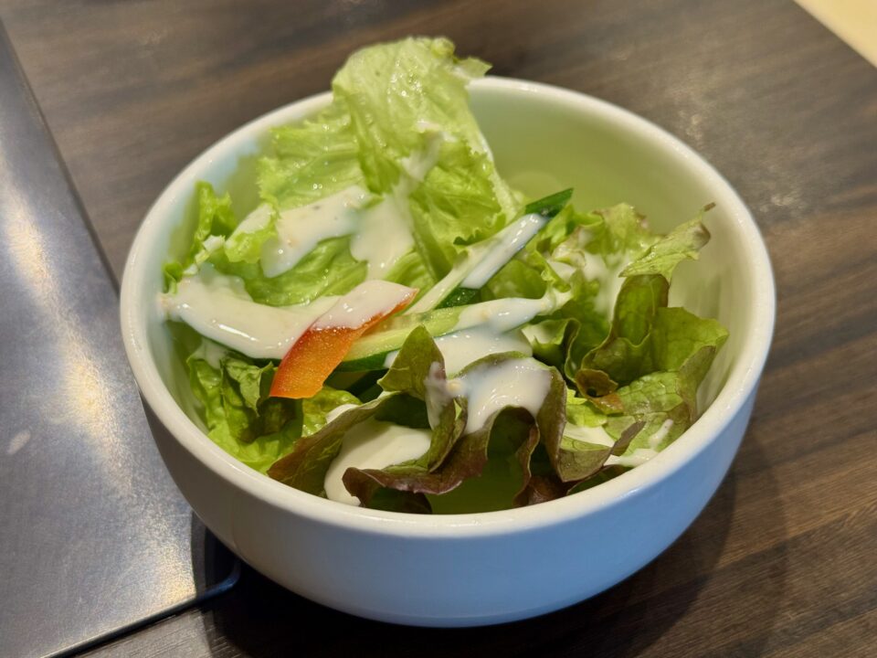 「炭火焼肉 樹」サラダ