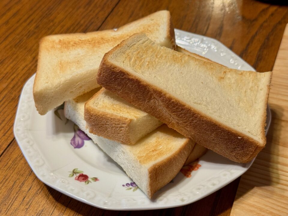 「茶房 たかさき」パン
