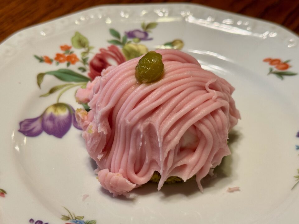 「茶房 たかさき」桜モンブラン