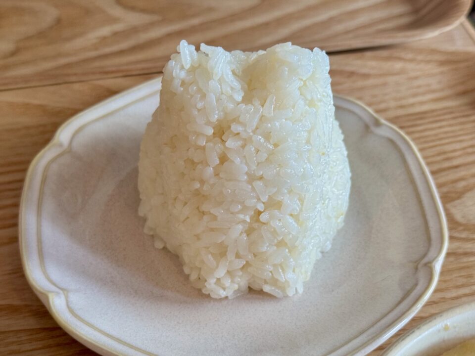 「保護猫カレー屋299」ハンバーグケーキ