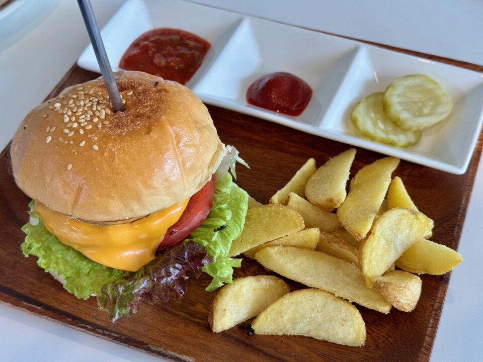 「210Burgers」チーズシングル+
Aセット