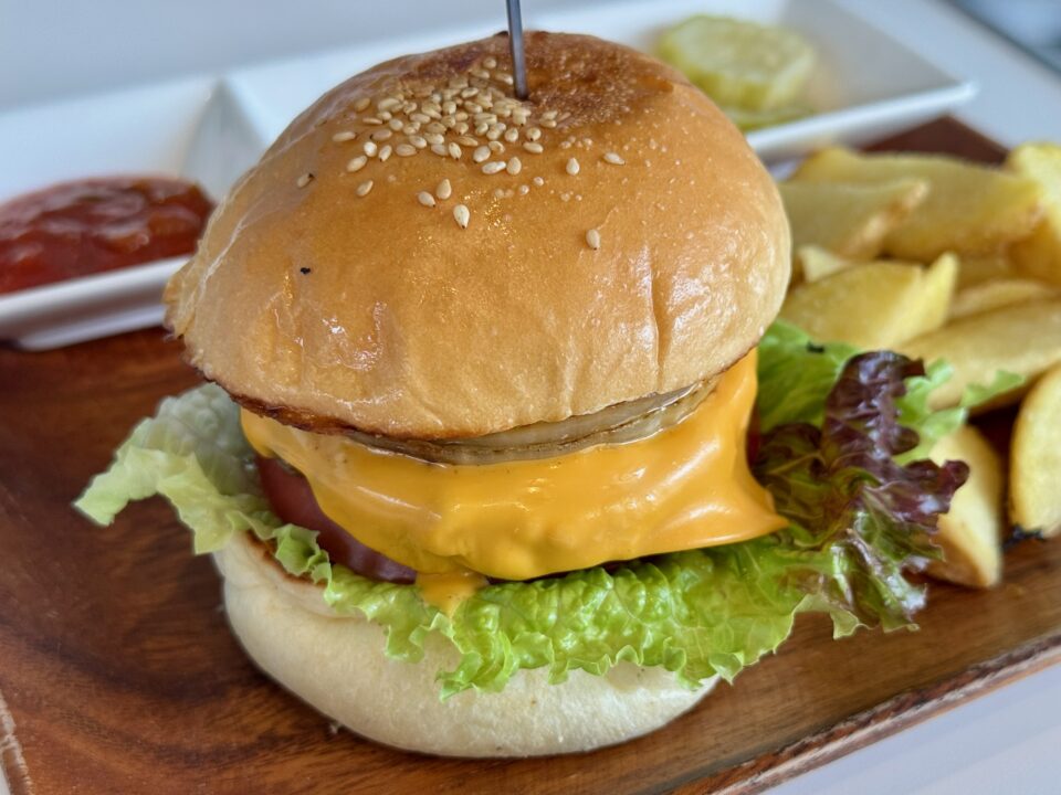 「210Burgers」チーズシングル+
Aセット