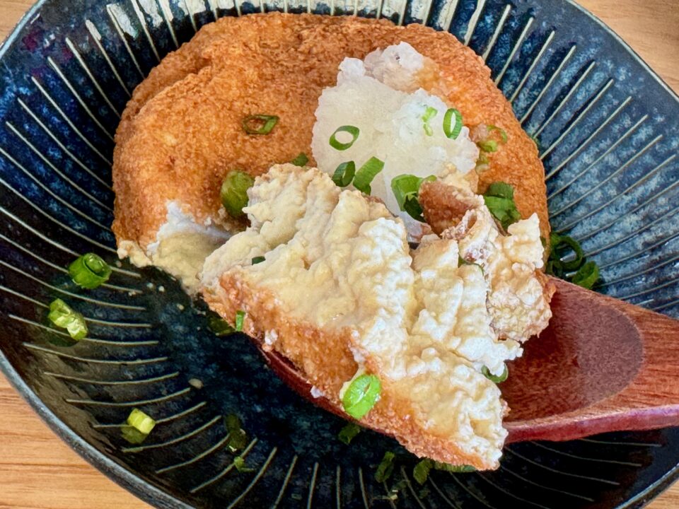 「豆富処 とら吉」ばくだんあげ定食・ドリンクとデザートセット