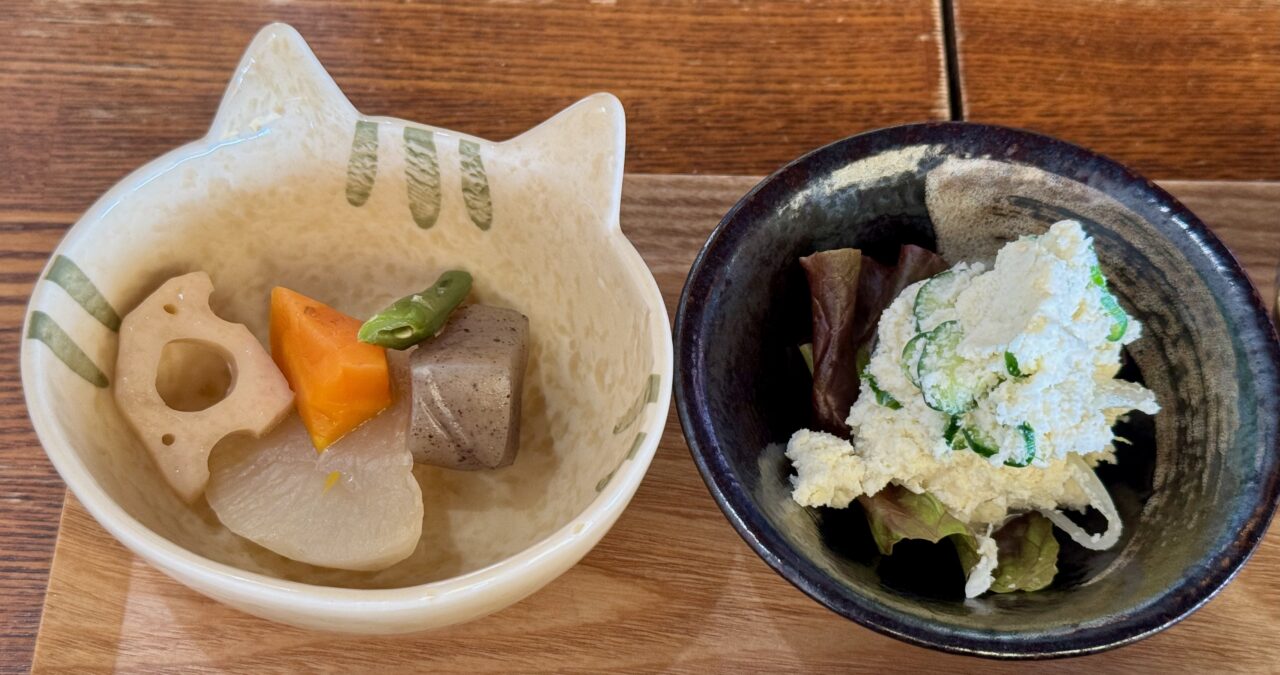 「豆富処 とら吉」ばくだんあげ定食・ドリンクとデザートセット
