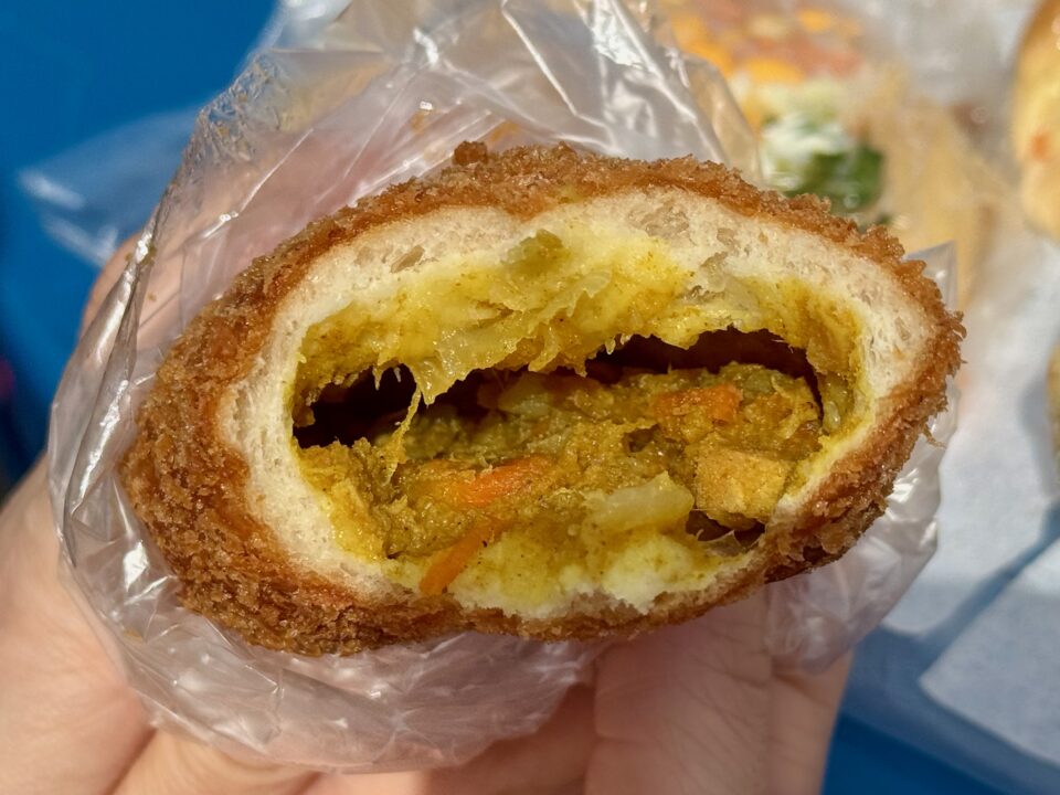 「Boulangerie RaviN 別府木村家」昭和のカレーパン