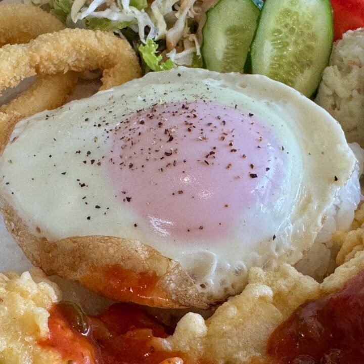 「210Burgers」ロコモコ＆とり天