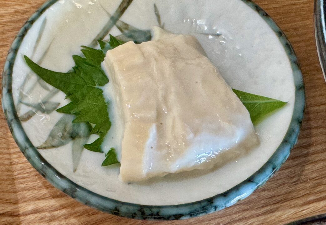 「豆富処 とら吉」ばくだんあげ定食・ドリンクとデザートセット