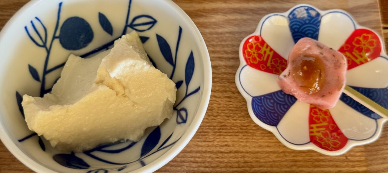 「豆富処 とら吉」ばくだんあげ定食・ドリンクとデザートセット