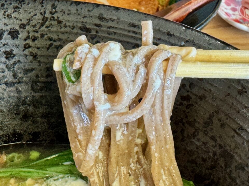 「豆富処 とら吉」湯葉トロそば