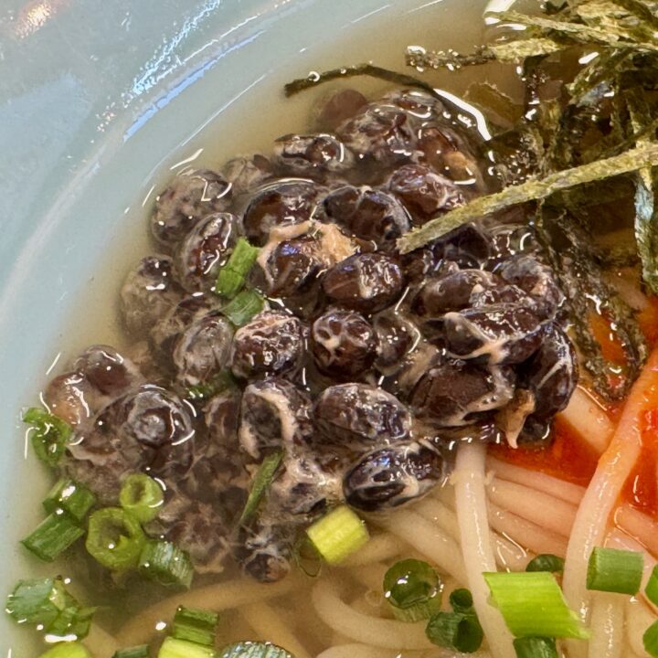 「冷麺・温麺 芳華」薬膳冷麺