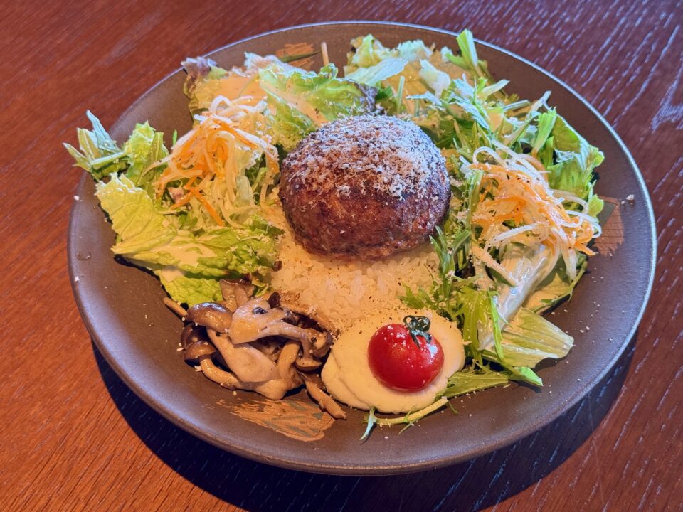 「Cafe 風と土」ハンバーグプレート