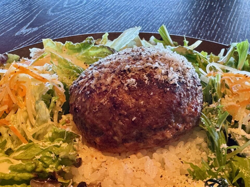 「Cafe 風と土」ハンバーグプレート