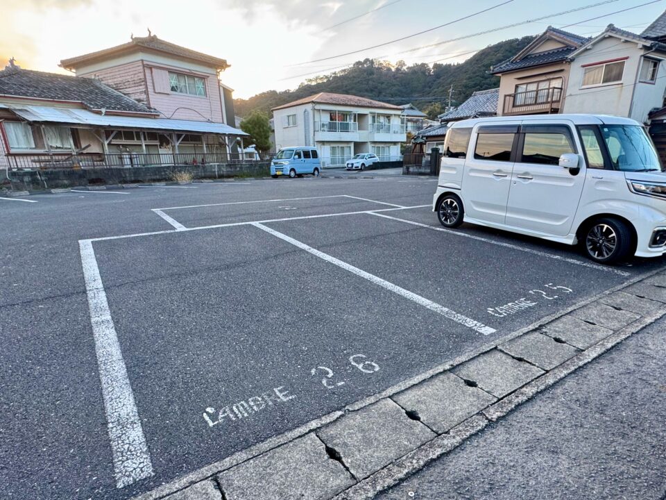 「カフェ・ド・ランブル」駐車場