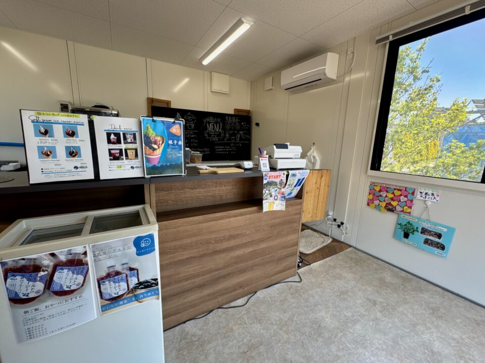 「ASOBLUE CAFE」店内