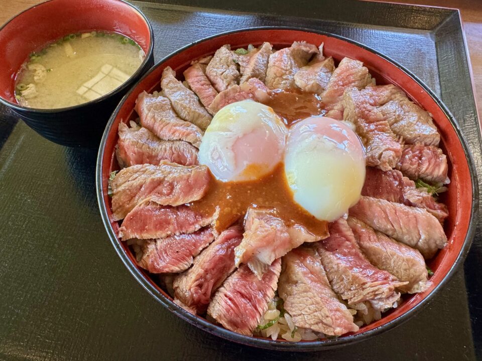 「あか牛料理専門店 やま康」気まぐれメガあか牛丼