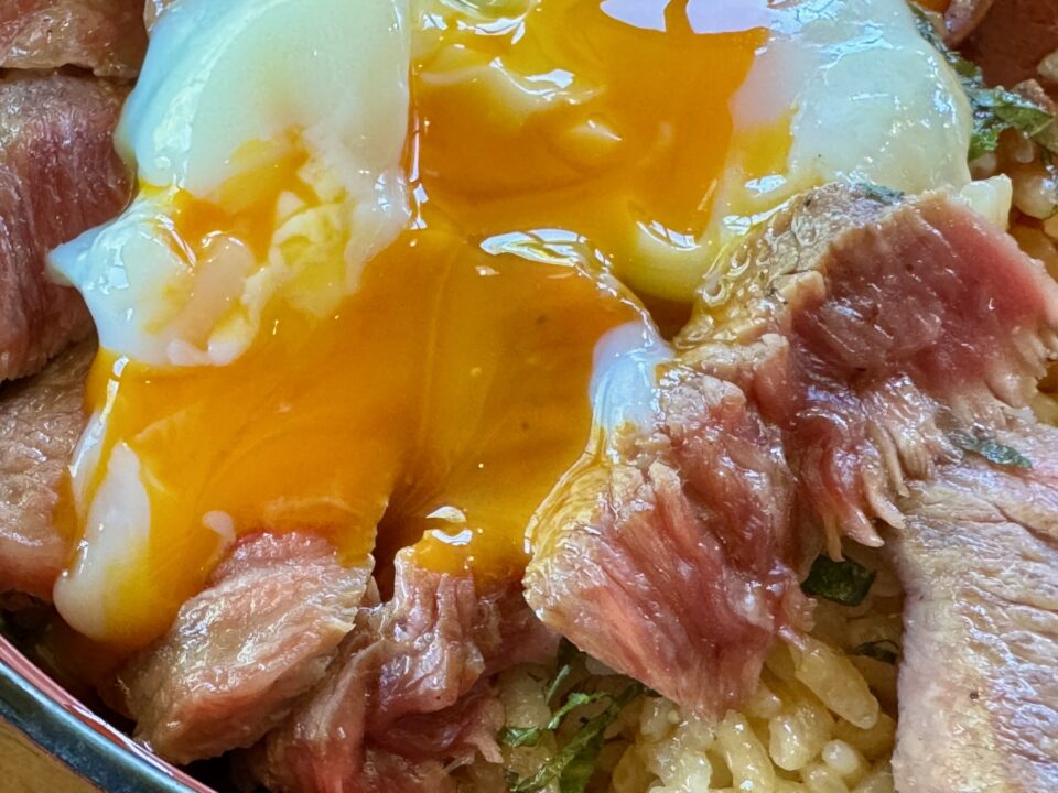 「あか牛料理専門店 やま康」気まぐれメガあか牛丼