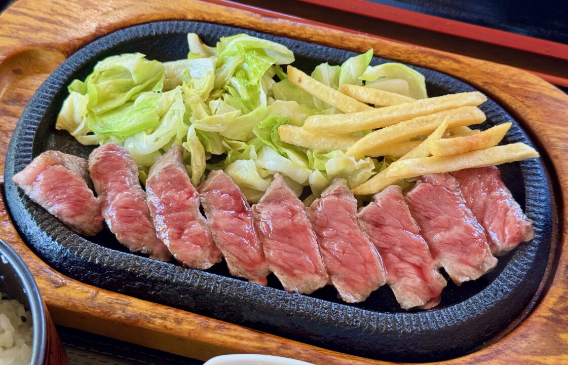 「あか牛料理専門店 やま康」あか牛サーロインステーキ