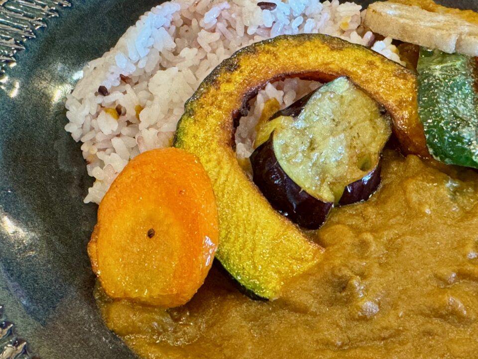 「COLORS BIKE&CAFE」(カラーズ バイクアンドカフェ)うますじカレー
