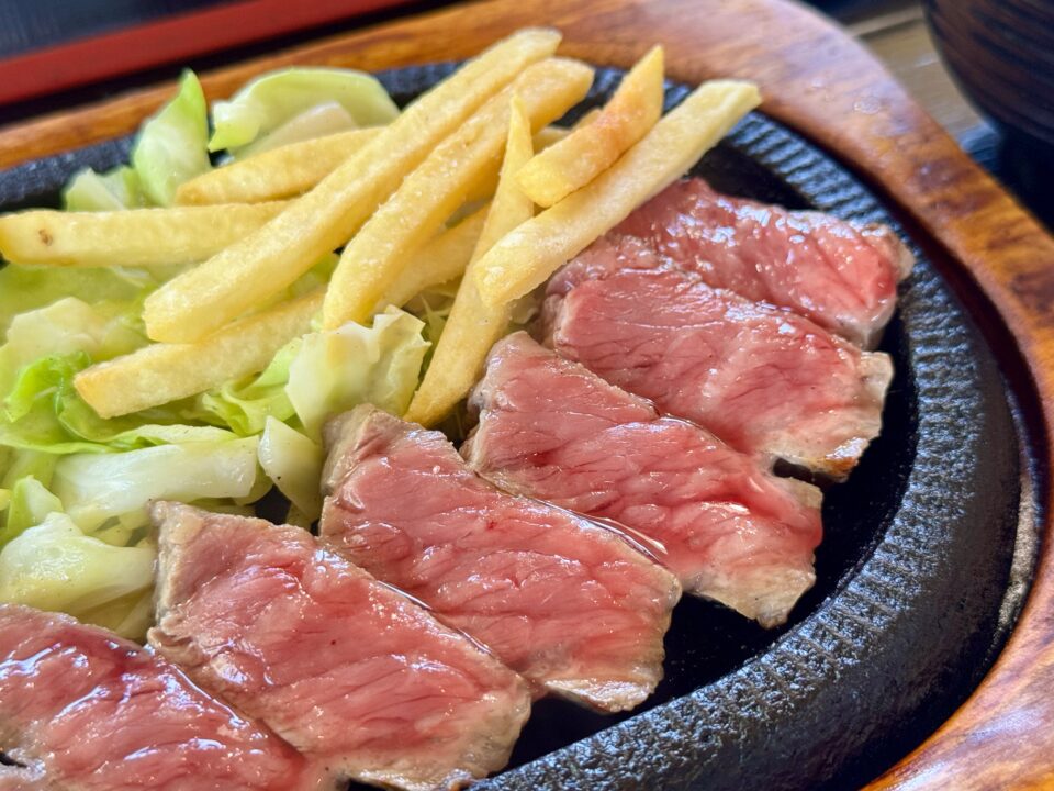 「あか牛料理専門店 やま康」あか牛サーロインステーキ