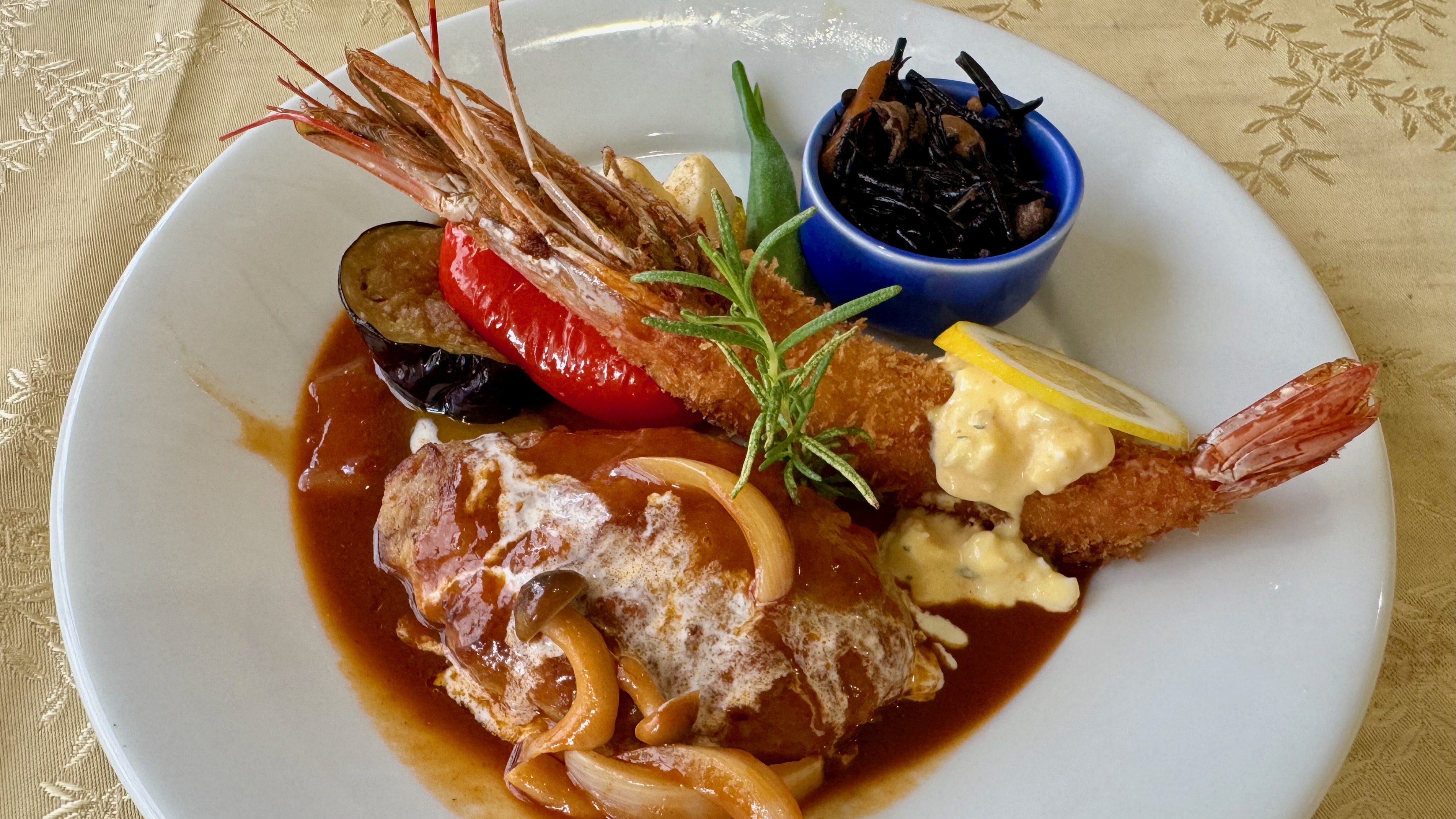 ビストロ彩華（臼杵市野田）