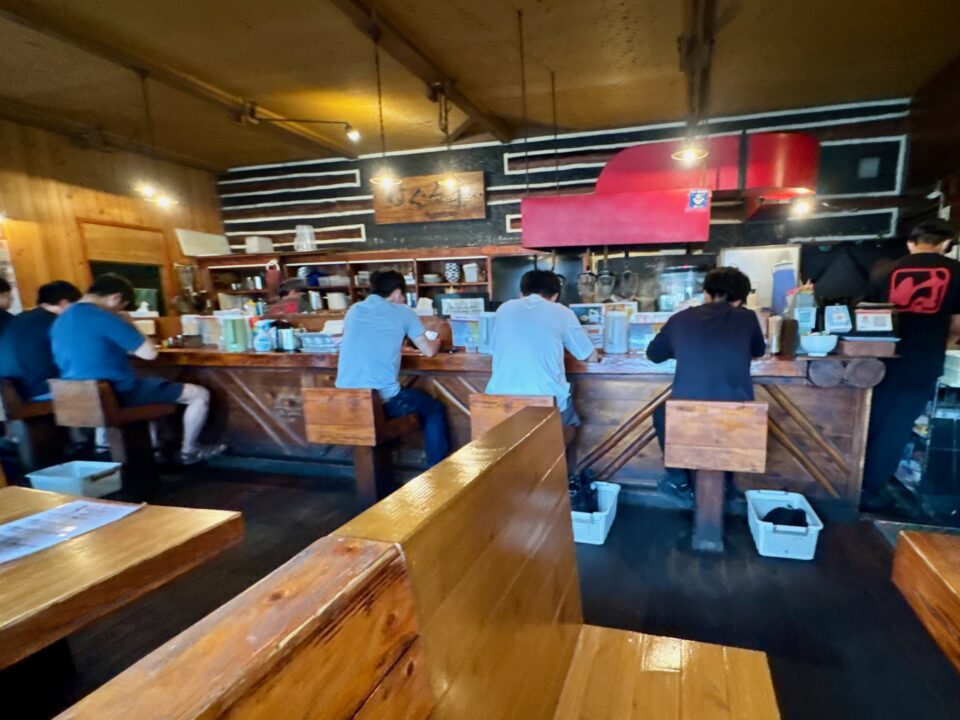 「つけ麺・らー麺 はぐるま」店内