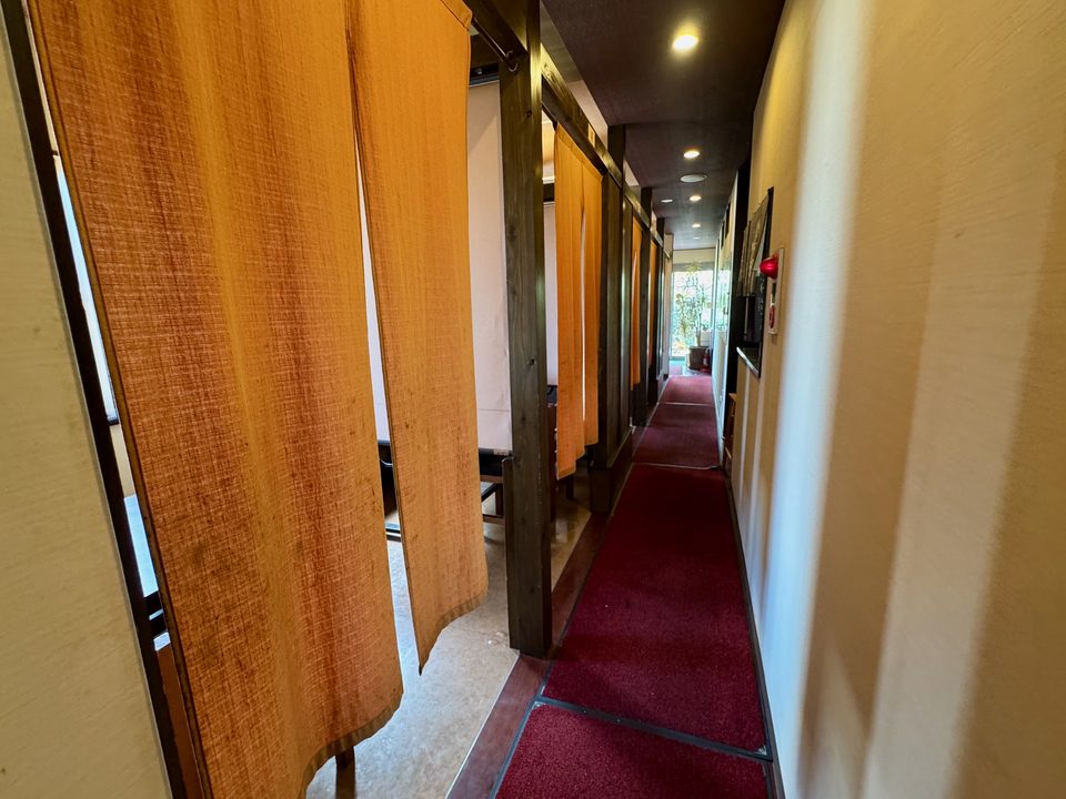 「焼肉 なり田」店内