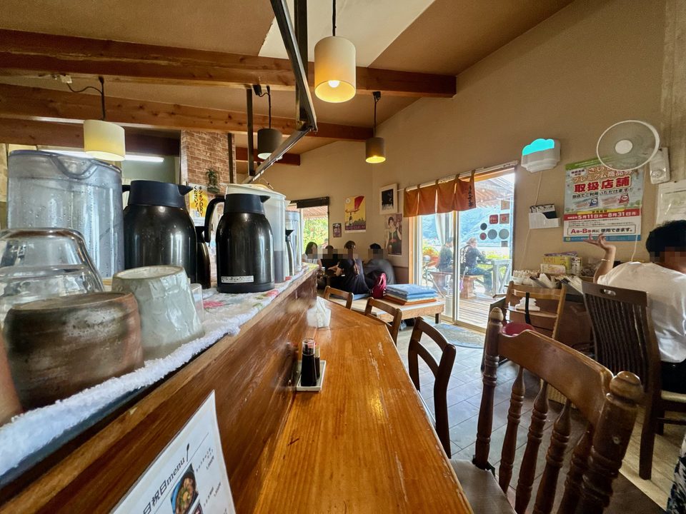 「うさぎ亭」店内