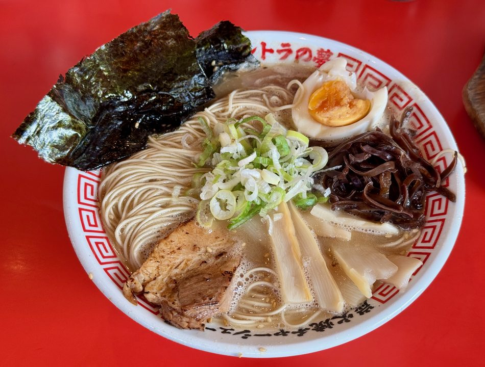 「大分濃厚生豚骨ラーメン トラの夢」特製ラーメントラ