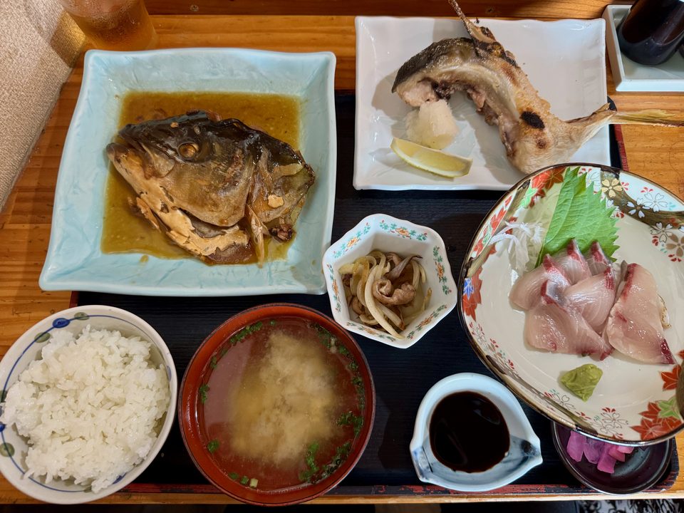 「うさぎ亭」ブリづくし定食
