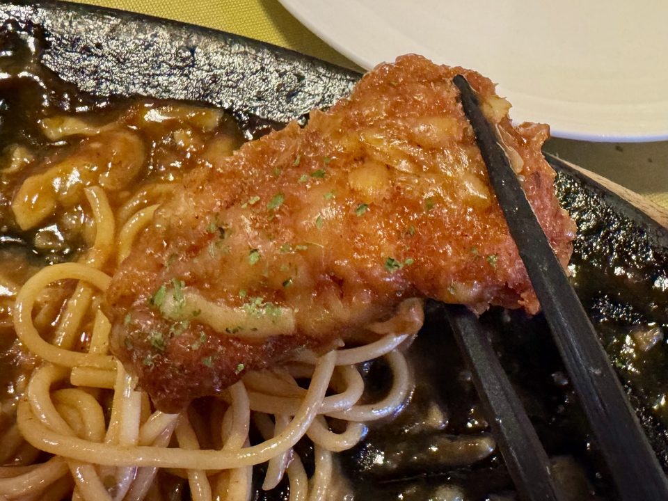 「洋食屋 ひかりのたまご」コロコログランメールチキンランチ