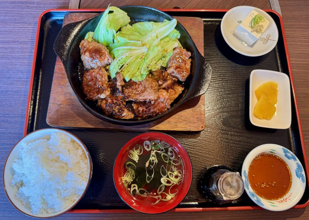 「焼肉 なり田」牛焼肉定食