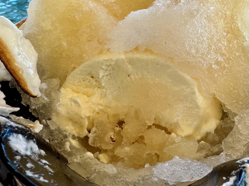 「洋菓子工房 アンティーク」焼き氷・めろまかろん