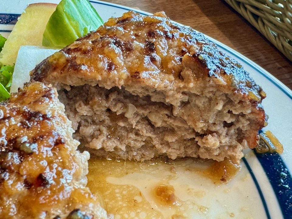 「ファベルスペース」TODAY’Sプレート（ハンバーグ香味おろしソース・鶏もも肉の香草焼き）