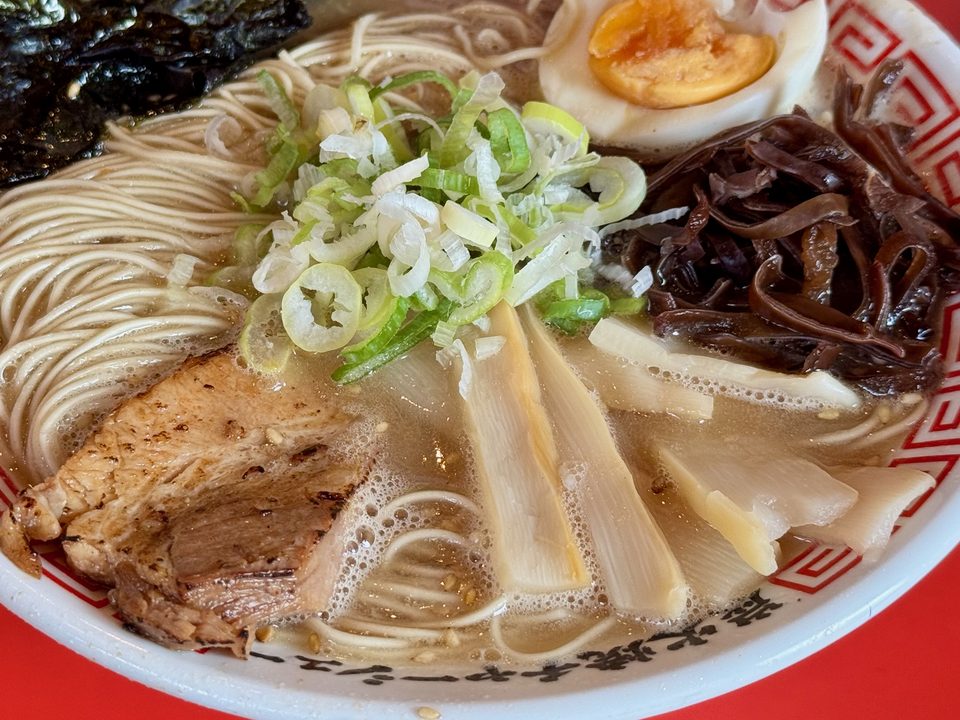 「大分濃厚生豚骨ラーメン トラの夢」特製ラーメントラ