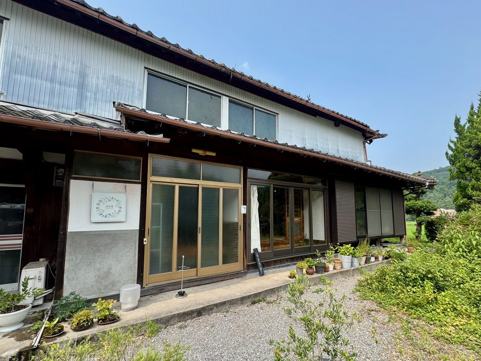 「深見堂」外観