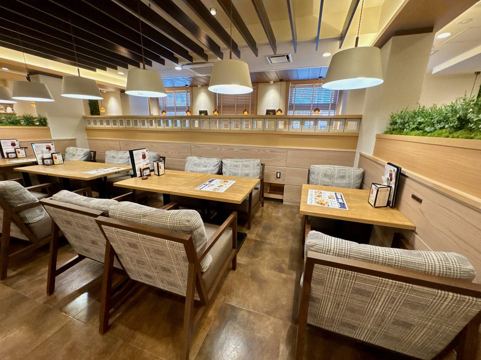「並木街珈琲 大分光吉店」店内