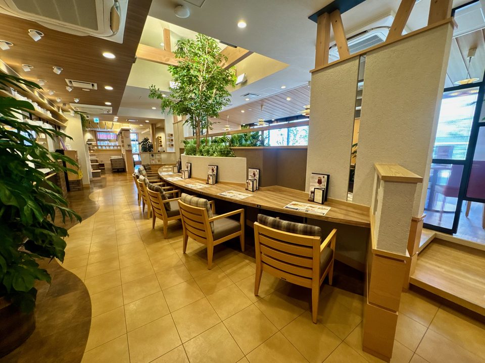 「並木街珈琲 大分光吉店」店内