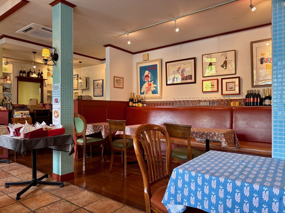 「Chez Maman(シェ・ママン)」店内