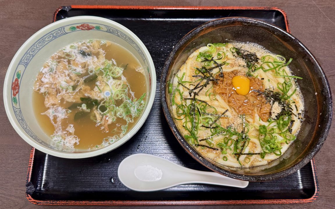 「総本家手打ちうどん博士」特製うどん