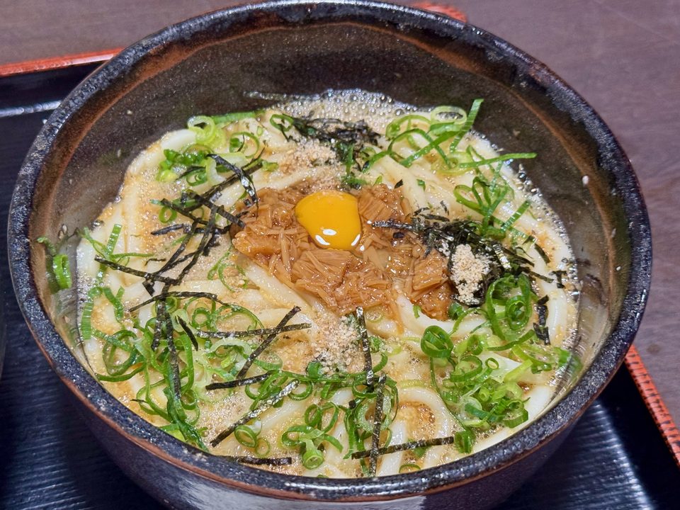 「総本家手打ちうどん博士」特製うどん