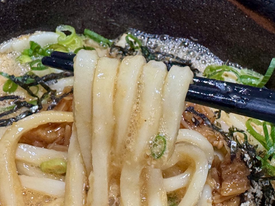 「総本家手打ちうどん博士」特製うどん