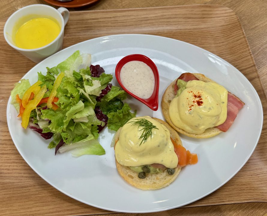 「並木街珈琲 大分光吉店」エッグベネディクト