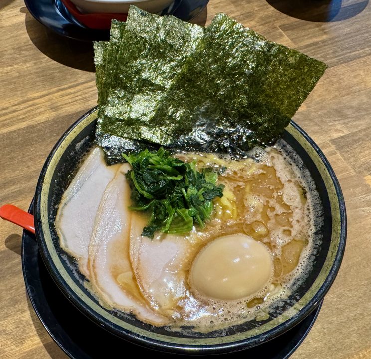 「九州豚骨醤油 鯉から竜 宗方店」特製 豚骨醤油