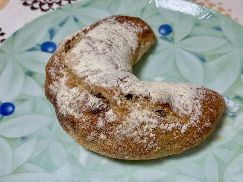 「白いぶらんこ」くるみチーズ