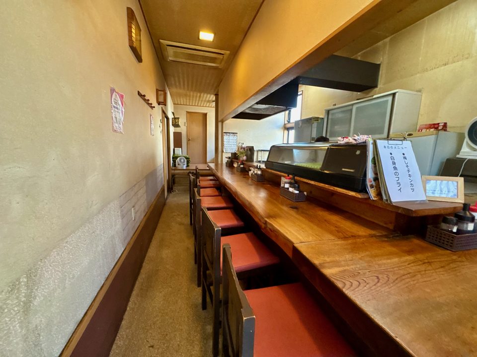 「おいしい一品 和」店内