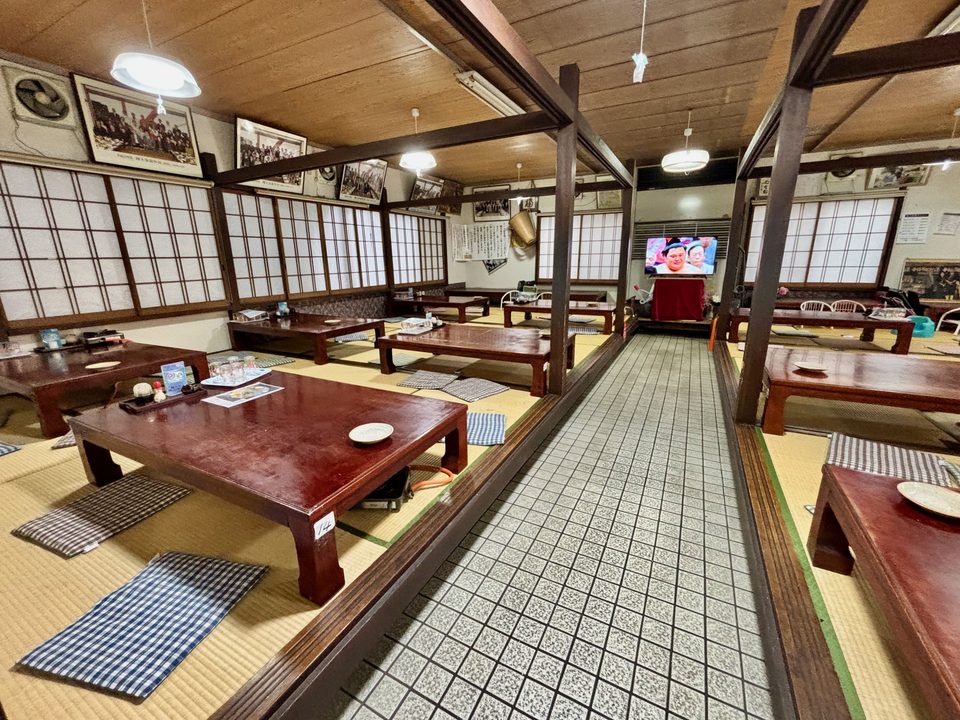 「総本家手打ちうどん博士」店内